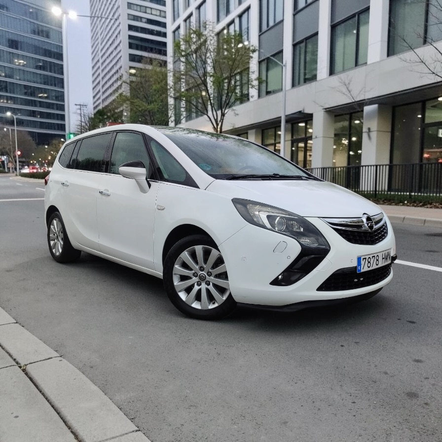 Opel Zafira tourer 1.4T. 140cv automático 7 plazas